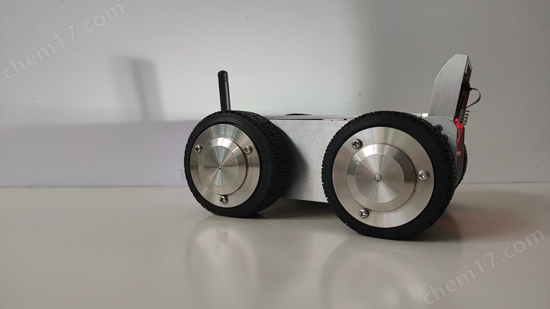 DK-10-2型中央空調監測機器人：無線通信與智能控制技術解析