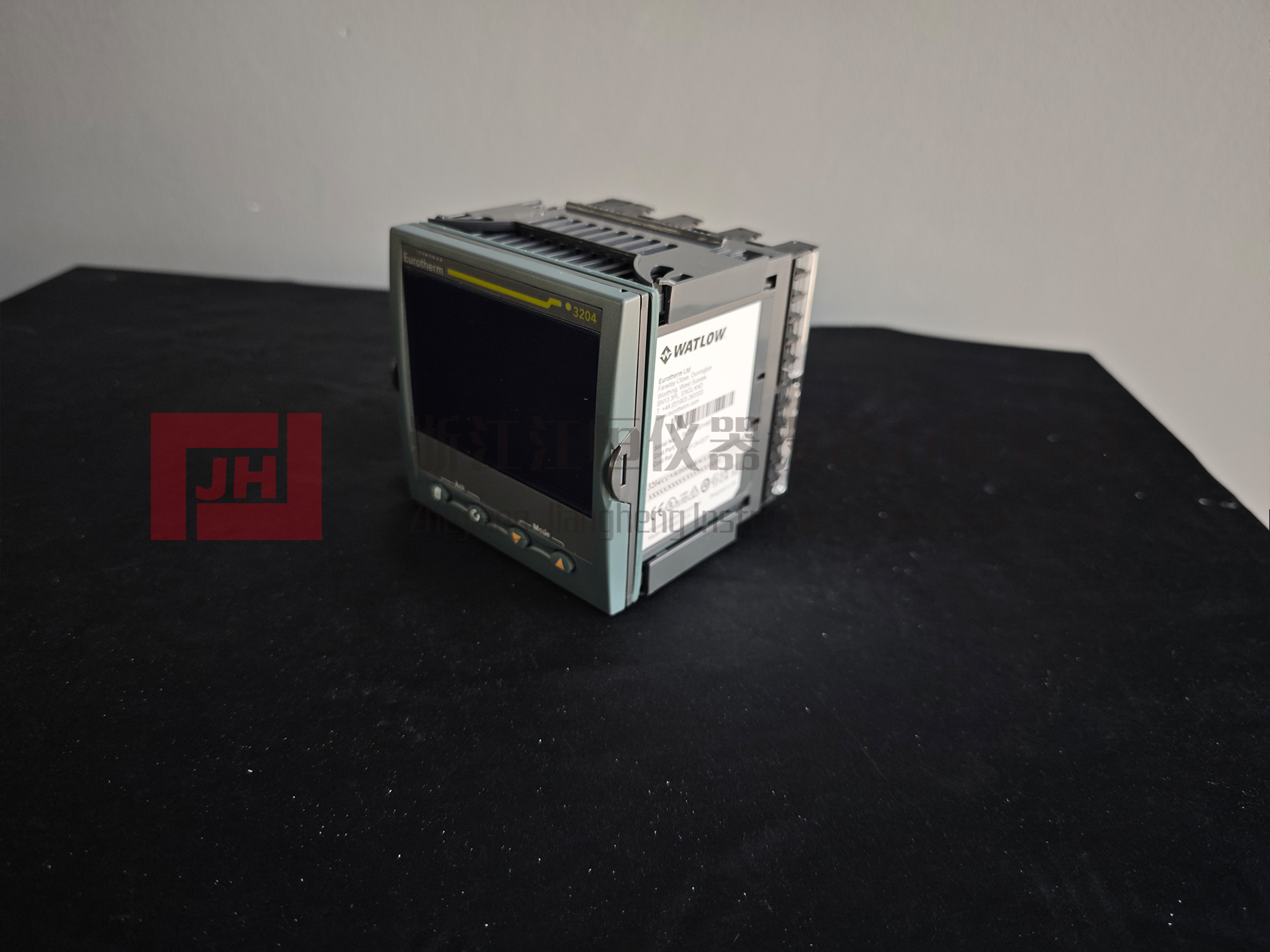 3204-4.jpg 3204-4.jpg