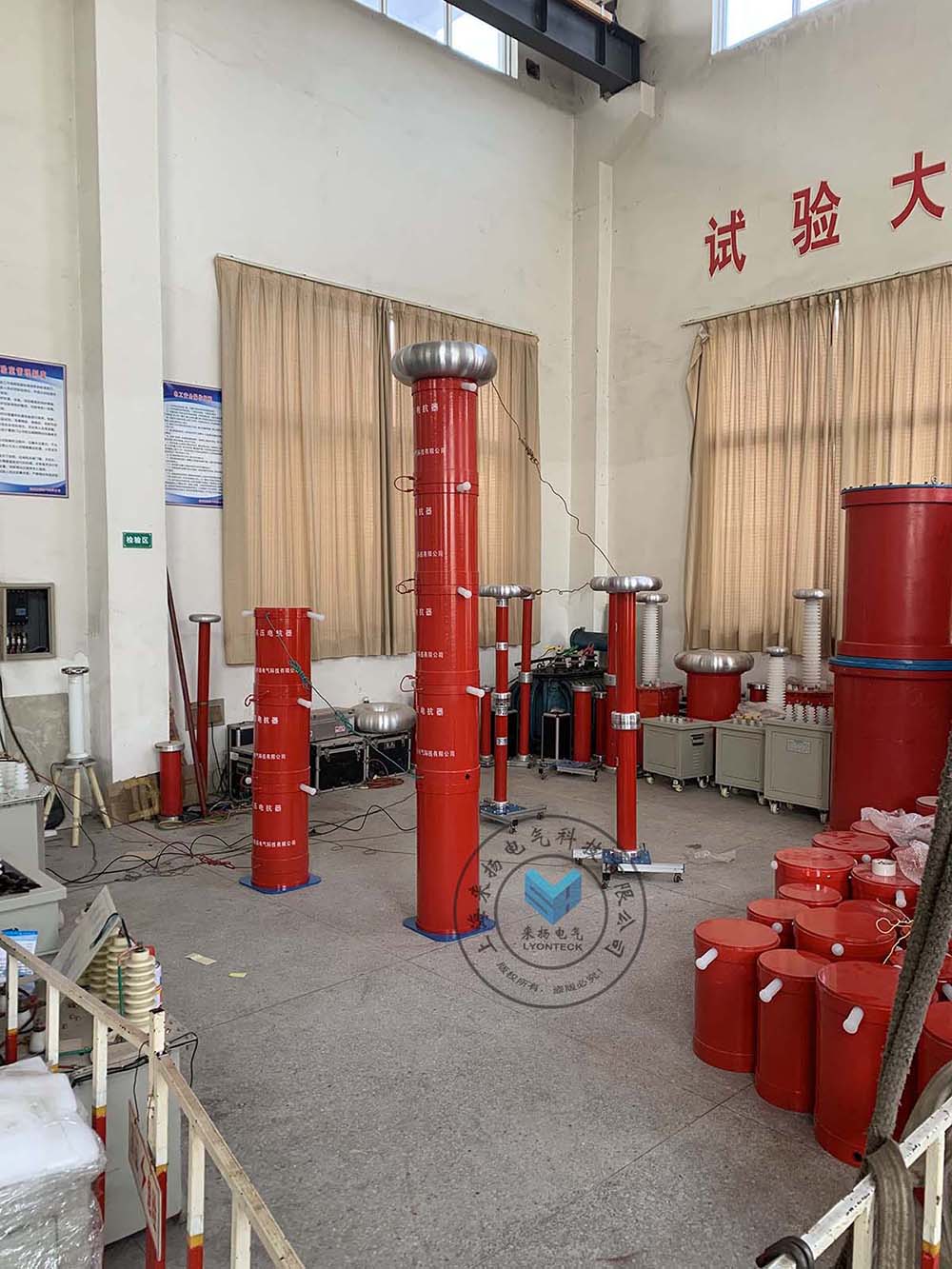 004.jpg 變頻諧振耐壓儀上海來揚電氣完成交付,客戶反應滿意