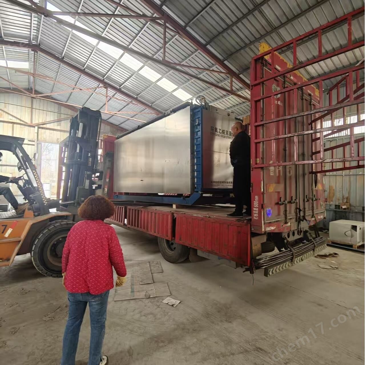 Second hand Younike ethylene oxide sterilization cabinet on duty